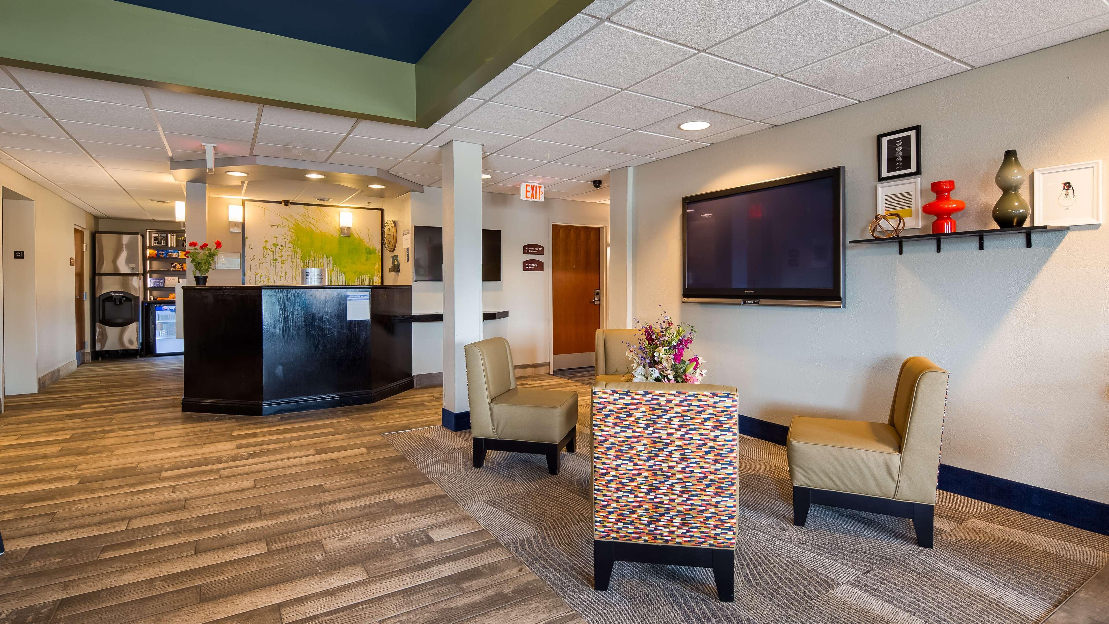 Best Western Nittany Inn Milroy Exterior photo