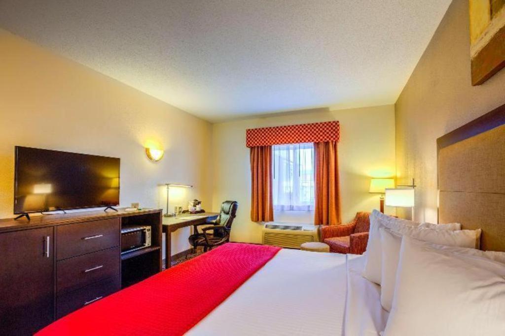Best Western Nittany Inn Milroy Exterior photo