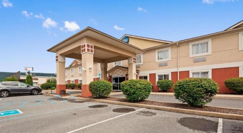 Best Western Nittany Inn Milroy Exterior photo